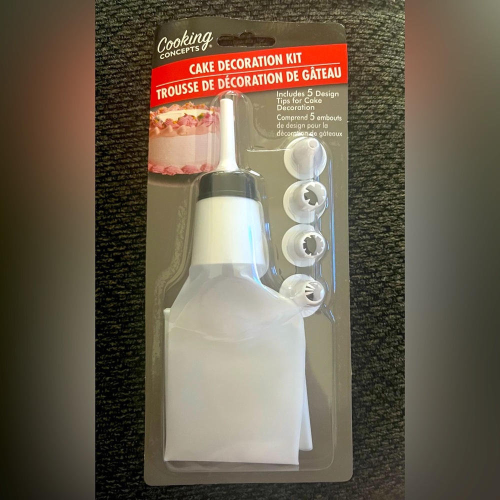 Cake Decorating Kit